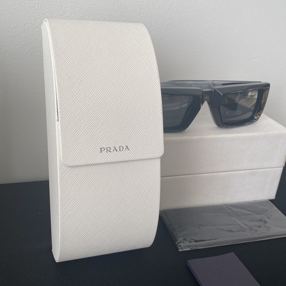 Prada Runway Sunglasses ๐ถ Authentic - Picture 9 of 12